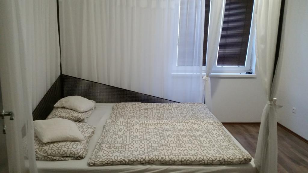 Apartment J&D ดูนาจสก้า สเตรด้า ภายนอก รูปภาพ
