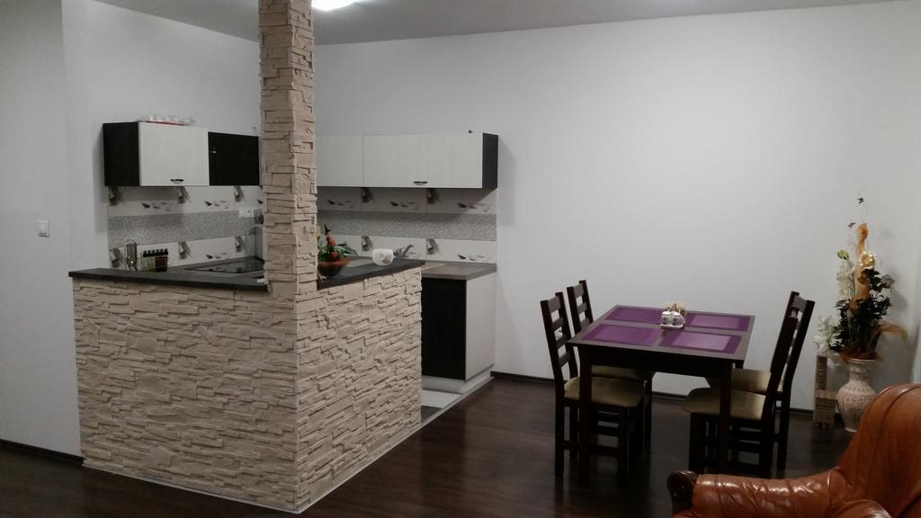 Apartment J&D ดูนาจสก้า สเตรด้า ภายนอก รูปภาพ